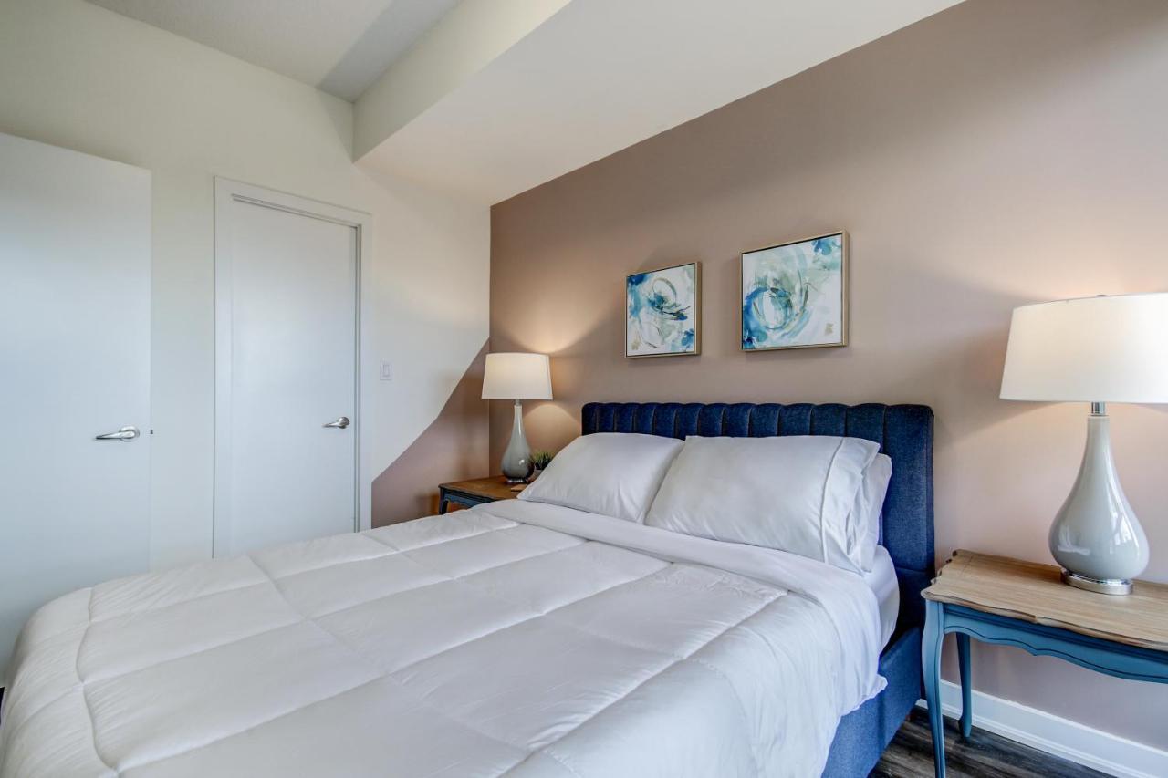 The Benetton Suite - Square One 1 Bedroom + Den + 1 Parking ميسيسوجا المظهر الخارجي الصورة