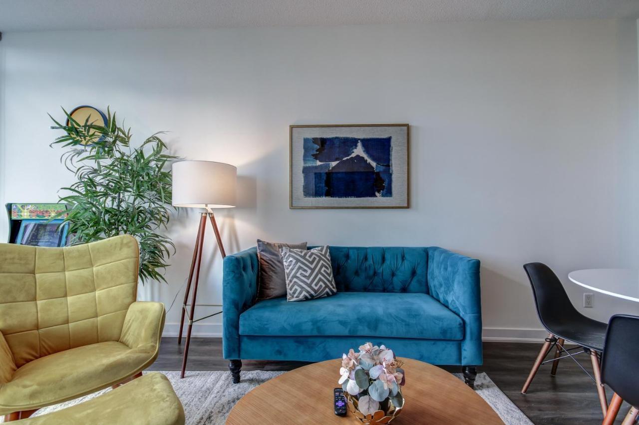 The Benetton Suite - Square One 1 Bedroom + Den + 1 Parking ميسيسوجا المظهر الخارجي الصورة