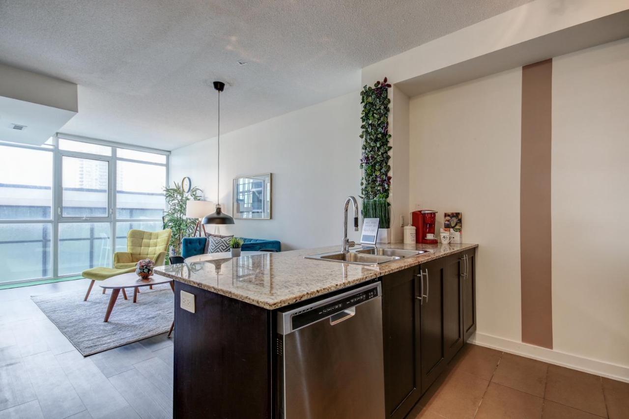 The Benetton Suite - Square One 1 Bedroom + Den + 1 Parking ميسيسوجا المظهر الخارجي الصورة